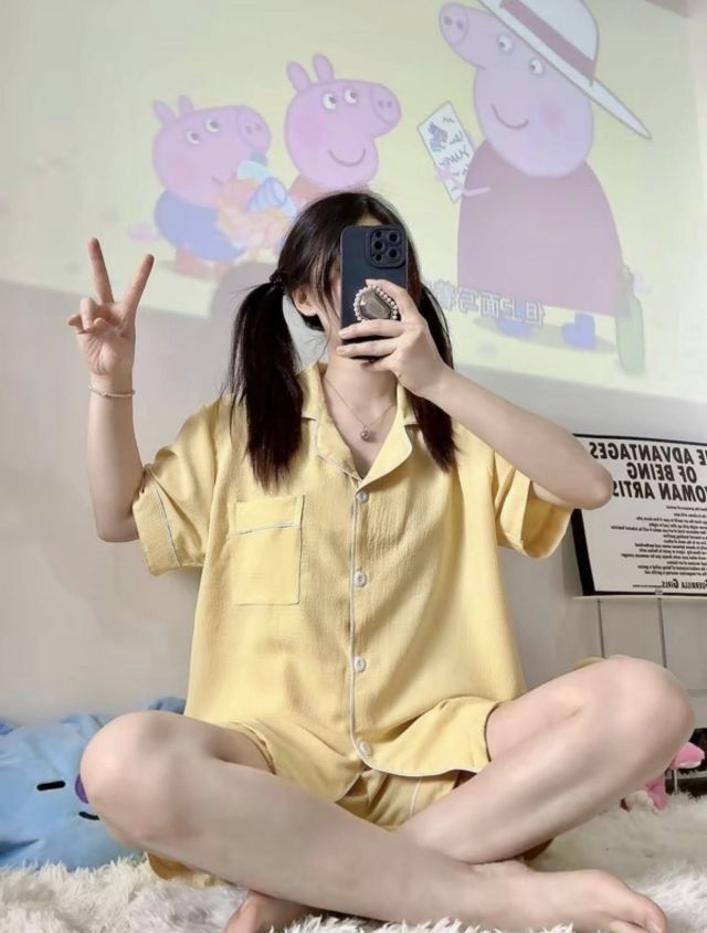 ชุดนอนสีทึบ ผ้าฝ้าย สวมใส่สบาย แบบขาสั้น และแขนสั้น ขนาด ฟรีไซต์